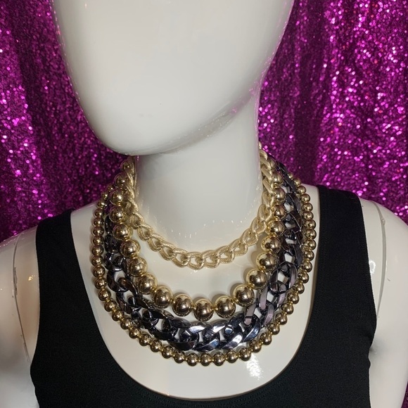 S) Chunky chain necklace (4 layers) - Picture 6 of 7